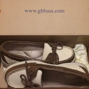 Women's Size 8 M Boat Shoes